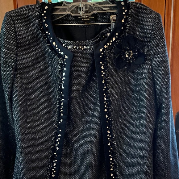 Tahari Navy and Silver Tweed Skirt Set - Picture 15 of 15